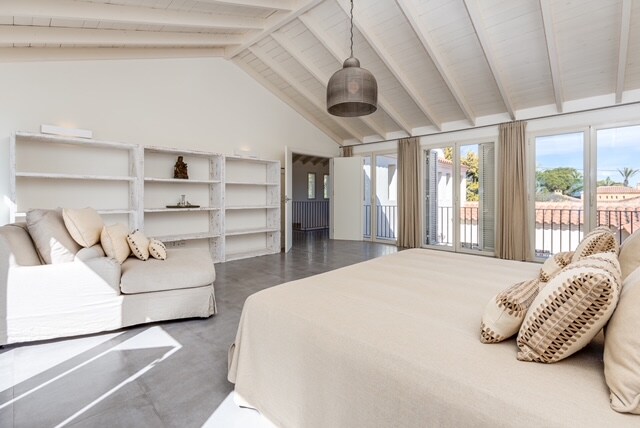 Dormitorio principal. Cama 2x2. Baño en suite