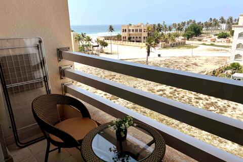 Beautiful Salalah Beach 2-Bedrooms Apartment (404)