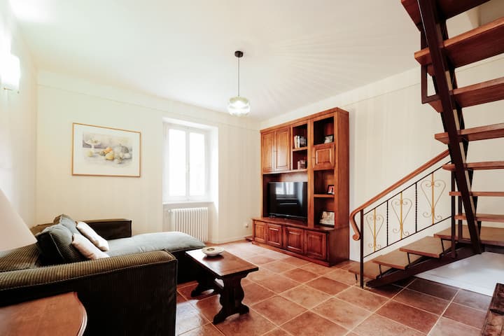 Historical Townhome In Poppi - Poppi