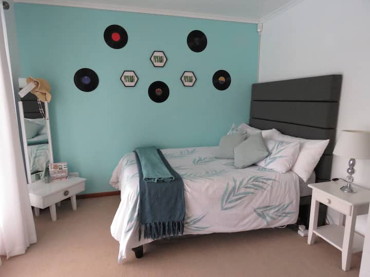 Трета спалня с двойно легло и едно разтегателно легло