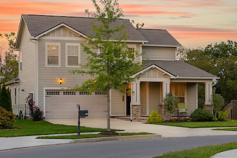 Franklin LUX 4BR/3.5BA, game room, gym, Pickelball