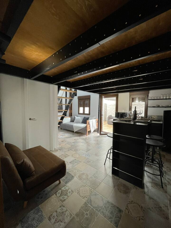 Mlango na mwonekano kamili wa sebule kwa ajili ya ukaaji wa pili