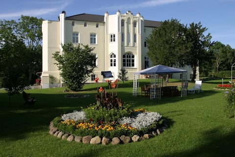 Vacation in the Gersdorf estate house: Apartment Lisa