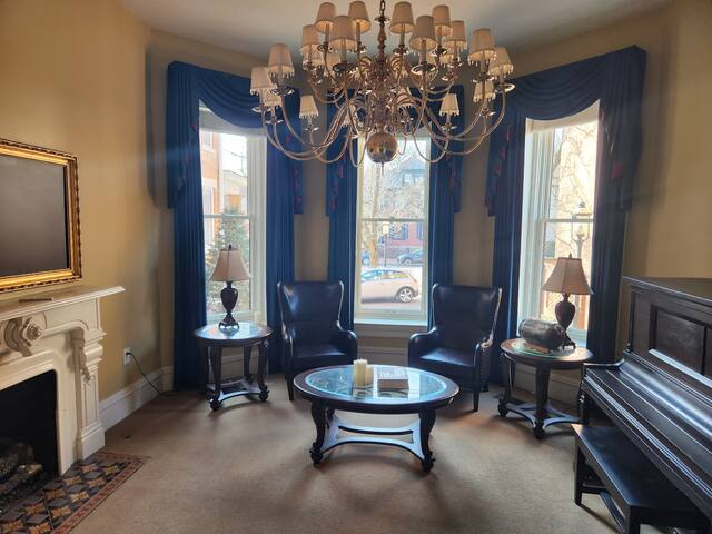 Schwartz Castle German Village gallery image 5