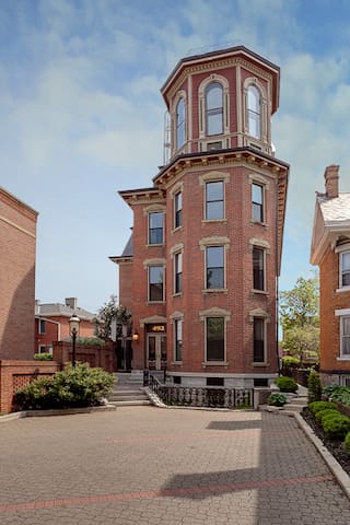 Schwartz Castle German Village