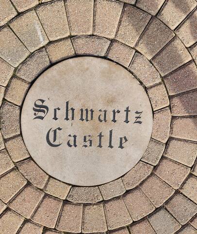 Schwartz Castle German Village gallery image 3