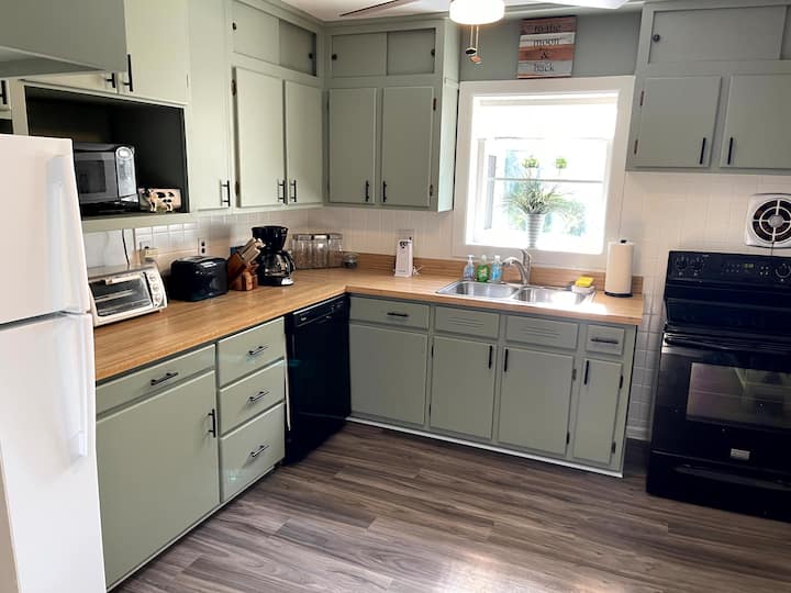 Cute 4bd/2ba Ranch, Quiet Street - Hampton, VA