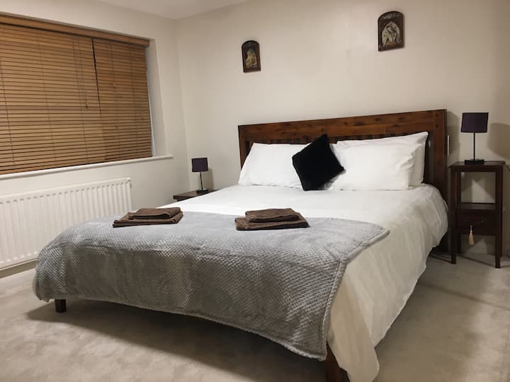 Bedroom (Super King)