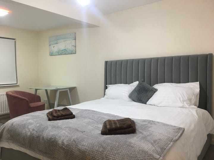 Master Bedroom (Super King)