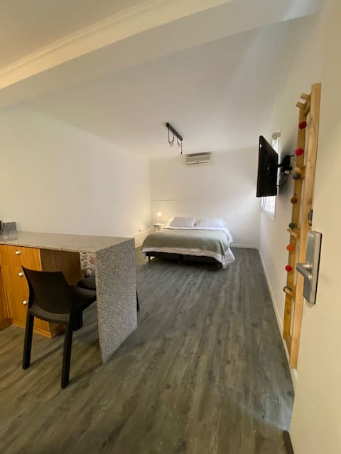 Cheerful & Comfortable Studio