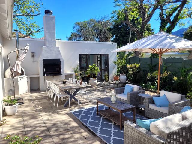 Spacious Family home with a pool gallery image 2