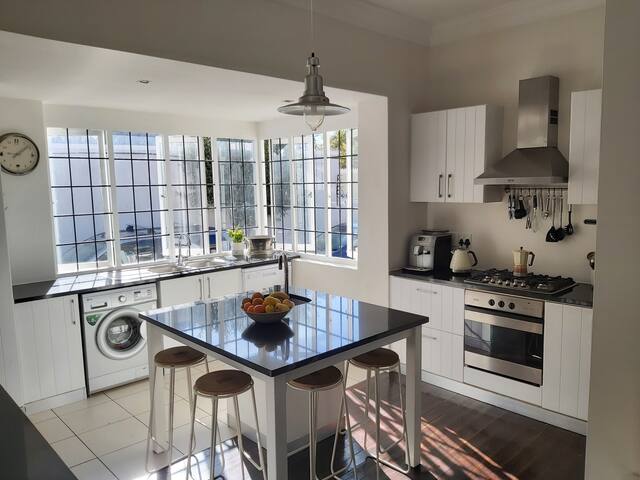 Spacious Family home with a pool gallery image 5