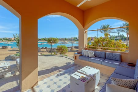 Rihanna apartment direct to the sea.