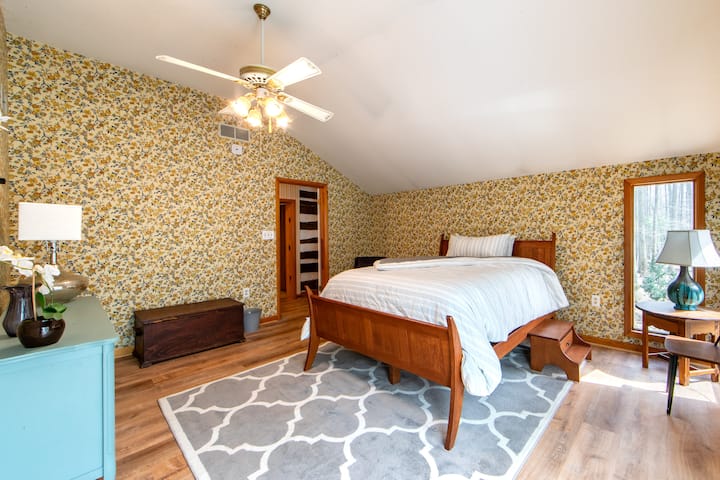 Primary bedroom with queen bed and private, full bathroom (on 2nd floor).  
