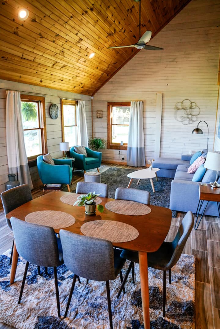 Modern Log Cabin With Breathtaking View - Dayton, TN