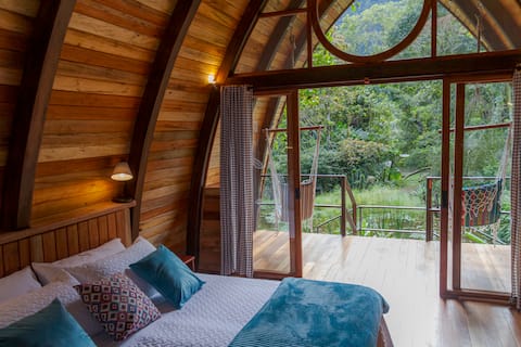 Pondside Bungalow in the Cloudforest