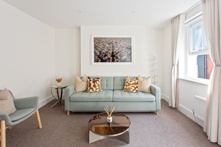 Stylish Space in Covent Garden – 2 Bed/2 Bath