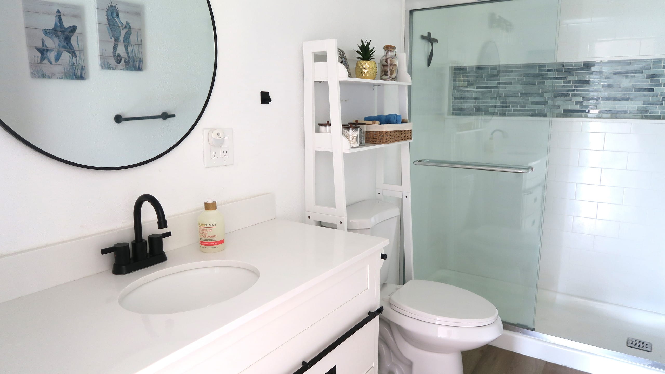 Home in Honokaa · ★4.95 · 3 bedrooms · 4 beds · 2 shared baths - Image 38