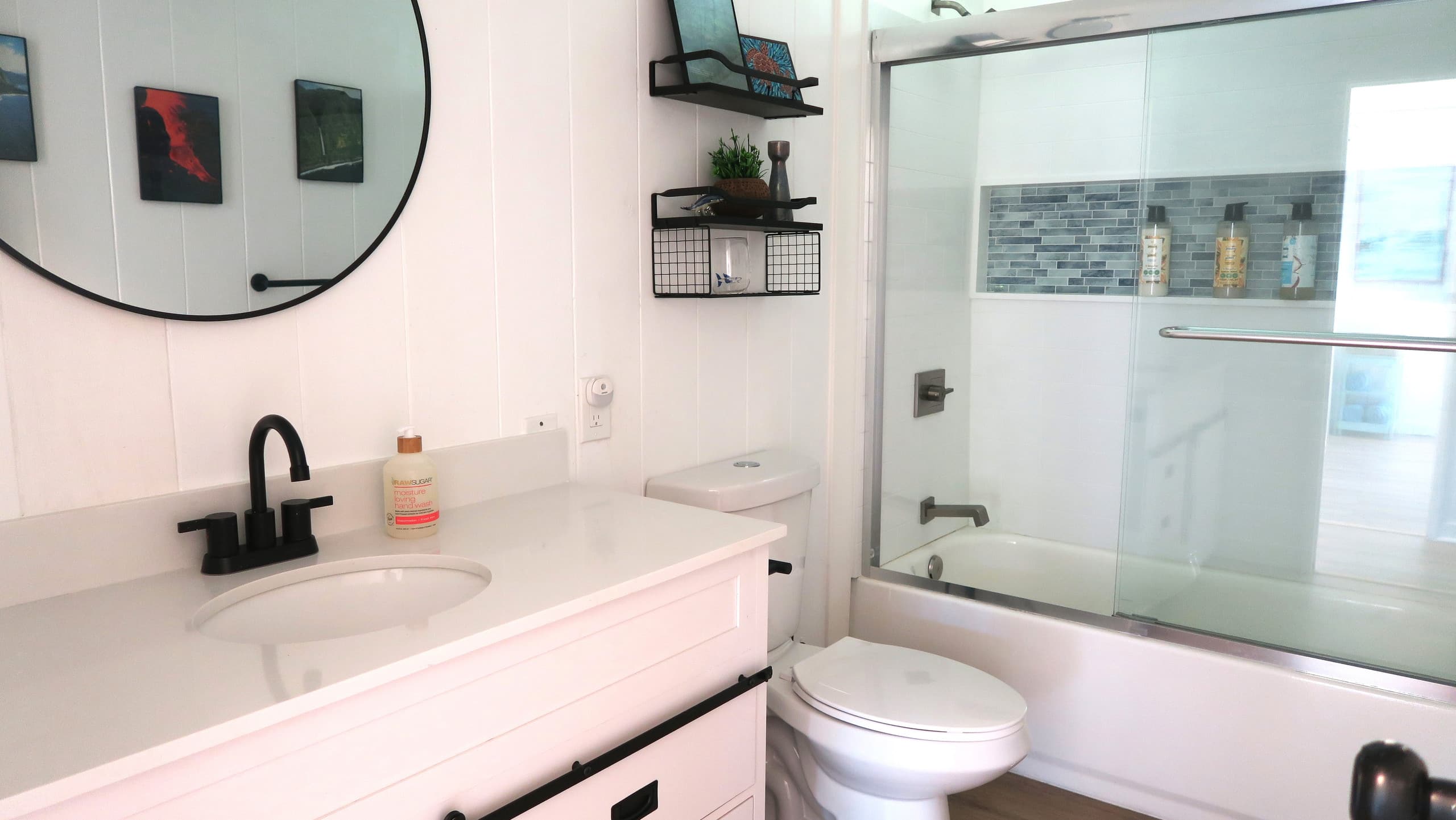 Home in Honokaa · ★4.95 · 3 bedrooms · 4 beds · 2 shared baths - Image 43