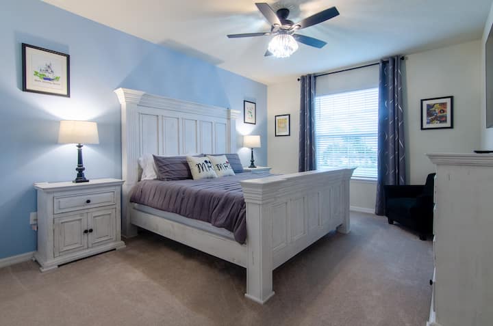 Bedroom on Main Level - King Sleeps 2