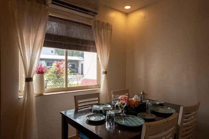 Dining area image 3
