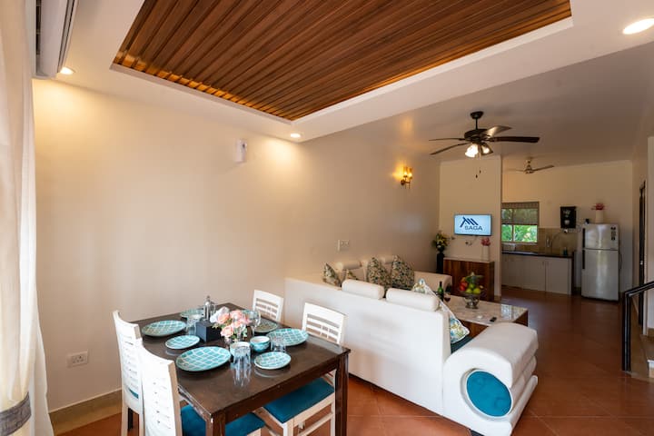 Dining area image 1