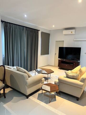 Pool Villa Ramkhamhaeng 14 ชั้น3 (8ห้องนอน) gallery image 4