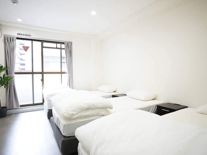 Habrá 4 camas individuales.
(No podemos proporcionar camas adicionales).