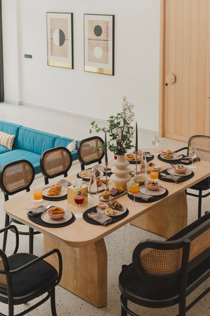 Dining area image 3