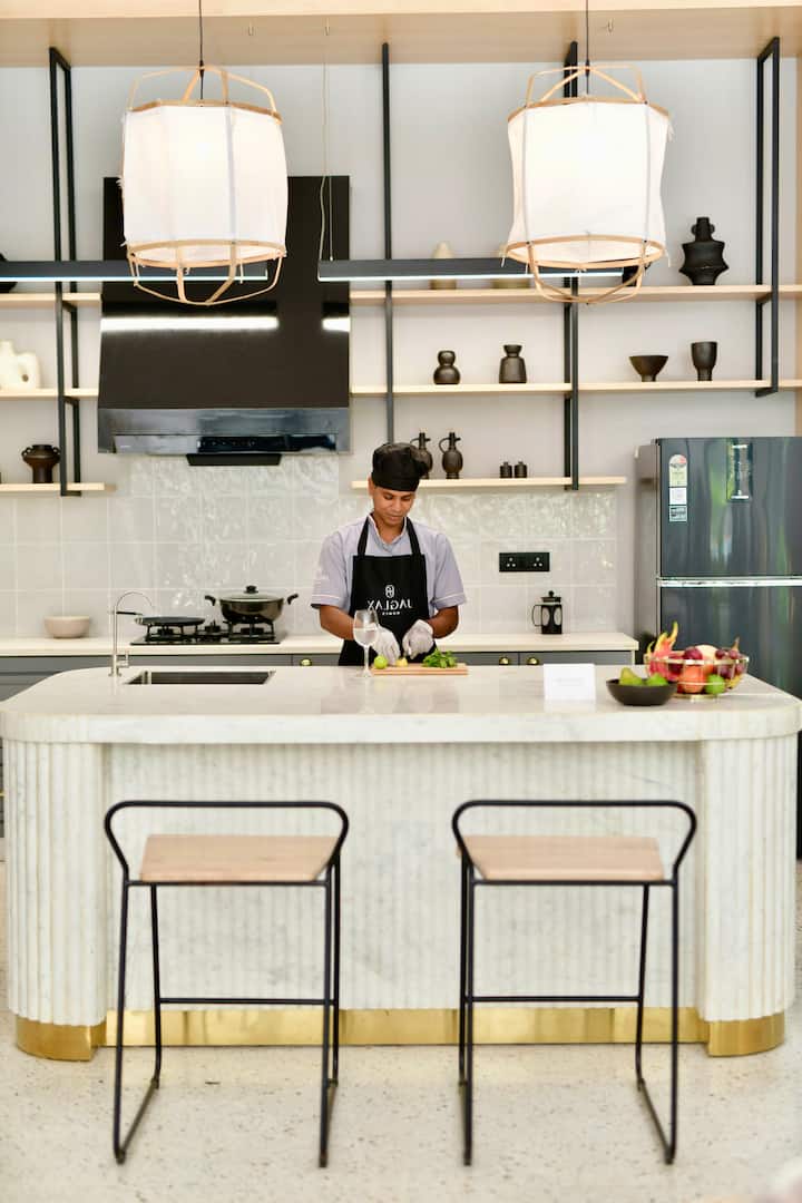 Full kitchen image 2