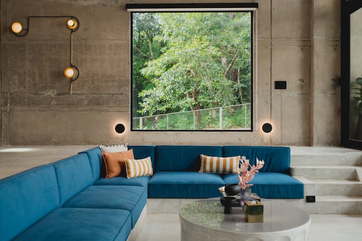 Living room image 7