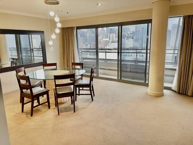 City water views 3bedrm Apartment The Star Pyrmont gallery image 4