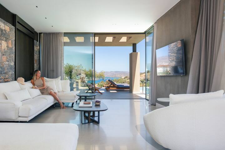 Sea vistas & Minimalist Opulence by etouri gallery image 5