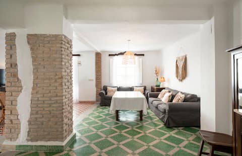Casa Fernandez de Cordoba with Chimenea en Illora