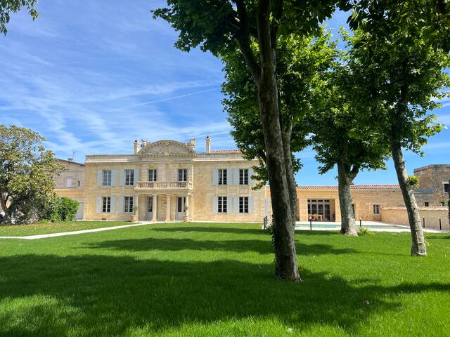 Luxury Home In Bordeaux gallery image 3