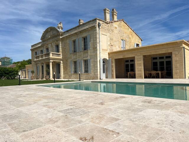 Luxury Home In Bordeaux gallery image 2