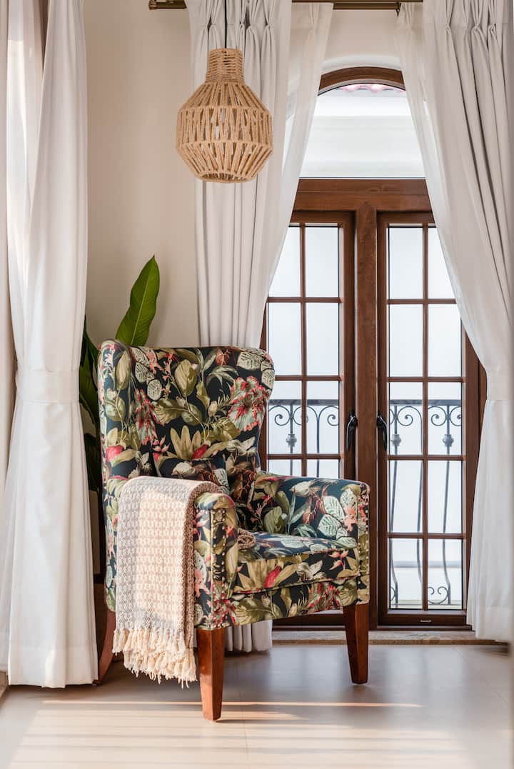 Living room image 6