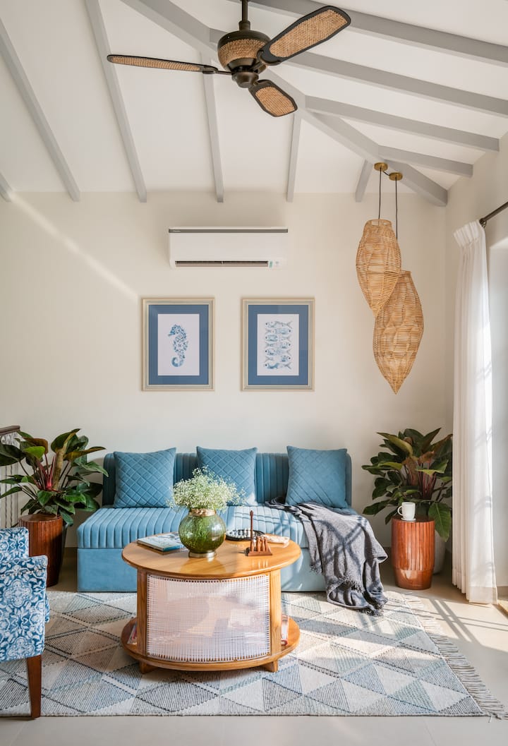 Living room image 8