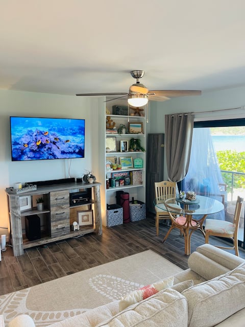 Top performing Airbnb: Oceanfront Getaway No Passport, Honeymoon Perfect in Red Hook