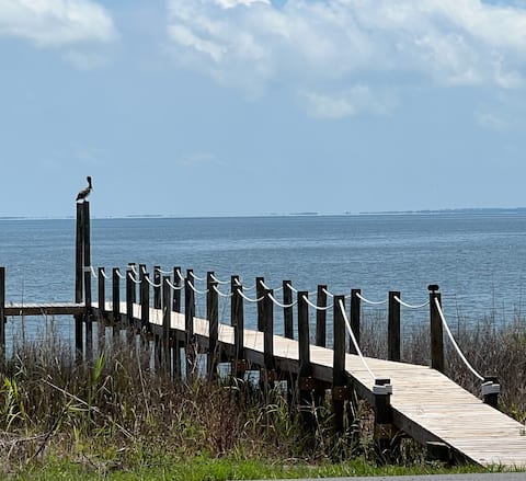 Bay Breeze Believer water front w/ dock