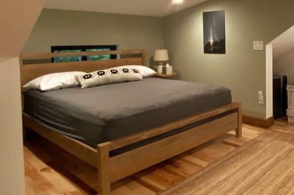 Удобна стая с таванско помещение 3 (двойно легло) в Лофт
