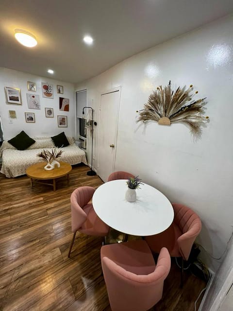Nice 2 bedrooms APT 10 minutes to Times Square