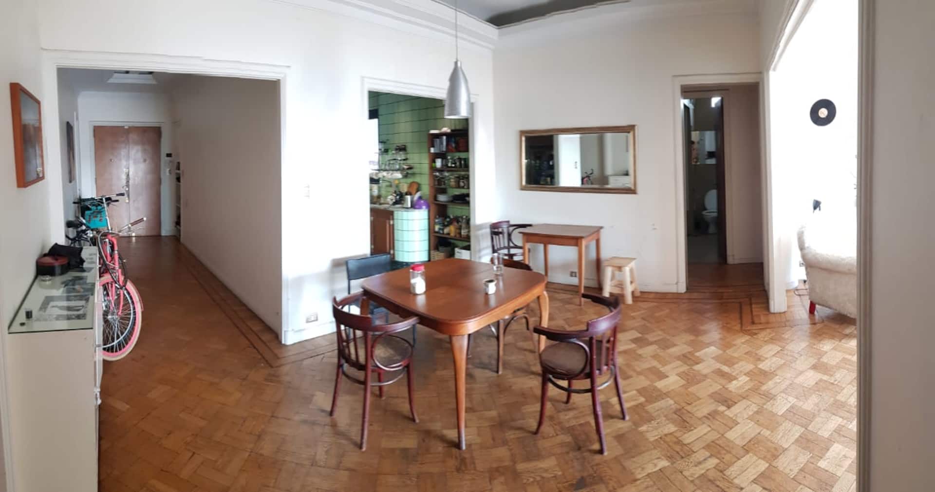 Furnished room in Monserrat apartment with shared facilities