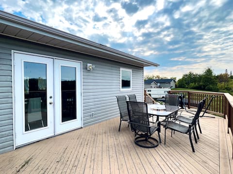 Winnipeg Beach All Season Cottage