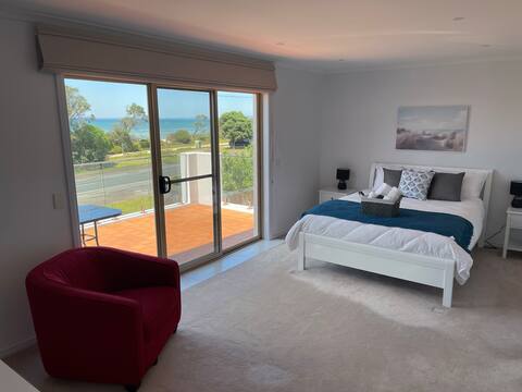 Waterfront Spectacular - Ideal for Large Groups