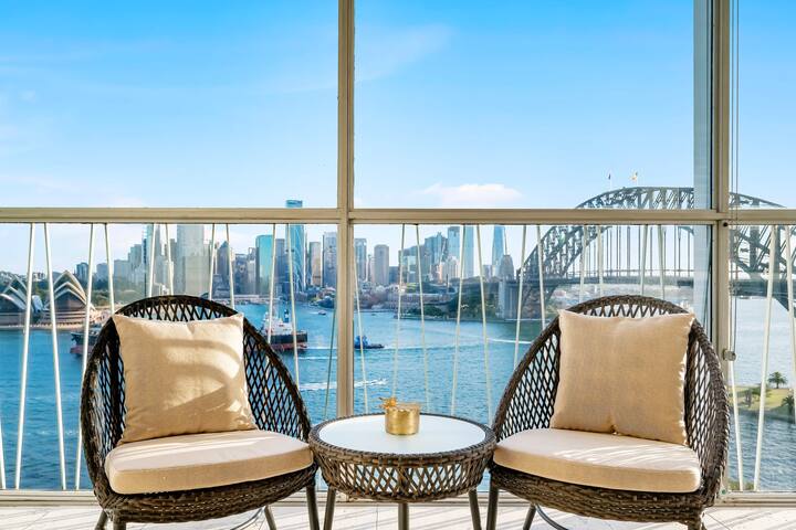Sydney’s Landmark Views from Luxury 2Bd Apt gallery image 4