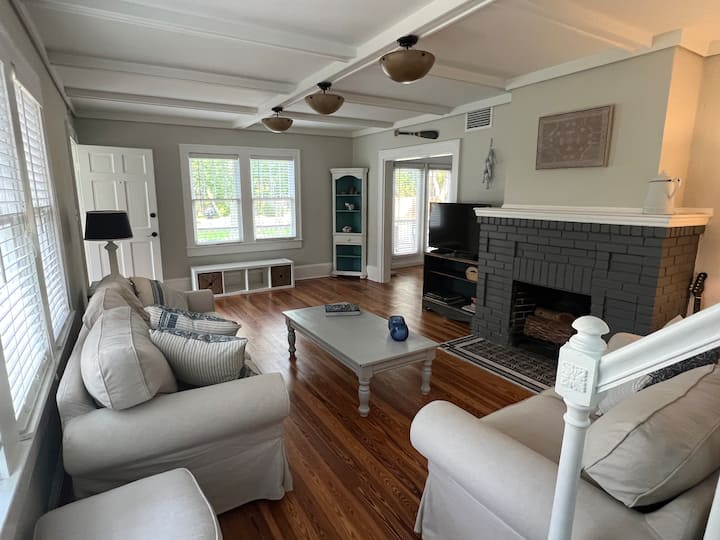 New: The Blue House 1925 - Clearwater, FL