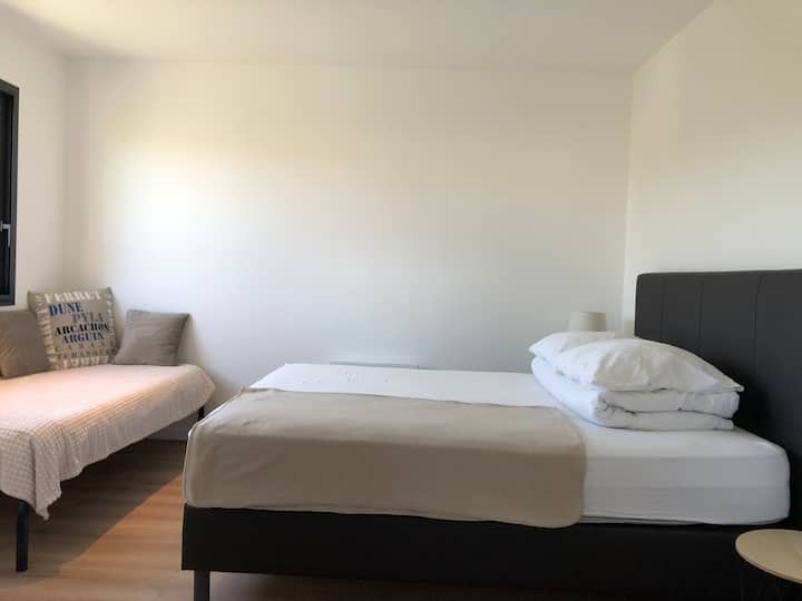 卧室2配备160张床和90张儿童床