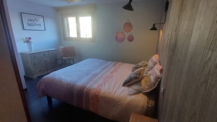 Bedroom double bed with closet