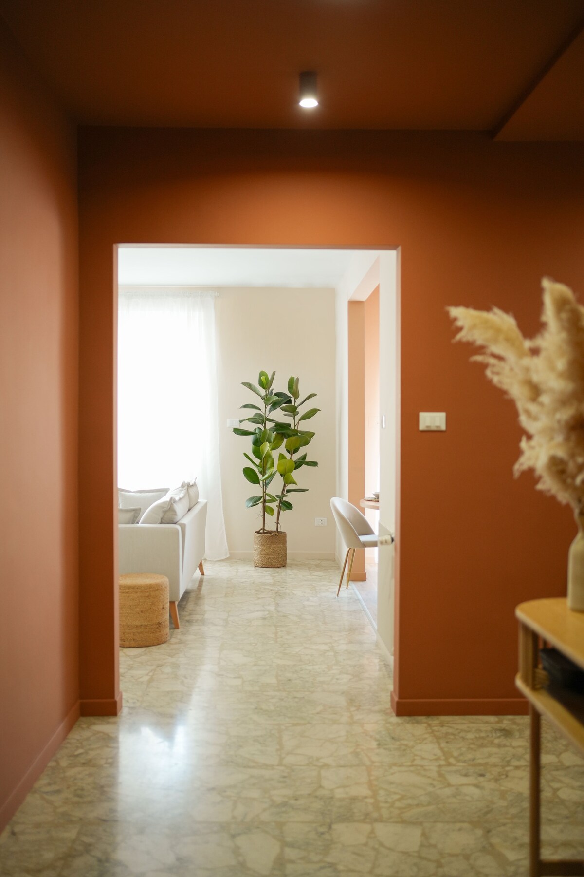 Moderno y luminoso apartamento en Pescara - Apartamentos en alquiler en  Pescara, Abruzzo, Italia - Airbnb, image size:1200x1800